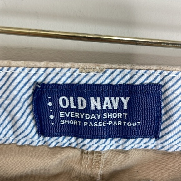Old Navy Everyday Khaki Shorts 5" Bermuda Cotton Twill Rolled Oats Size 16 - Picture 8 of 11